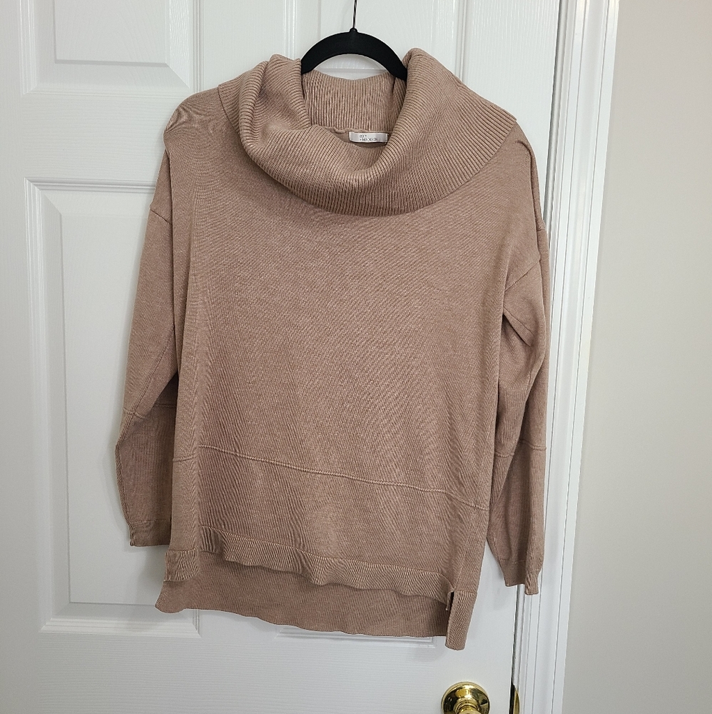 89th Madison sweater size L